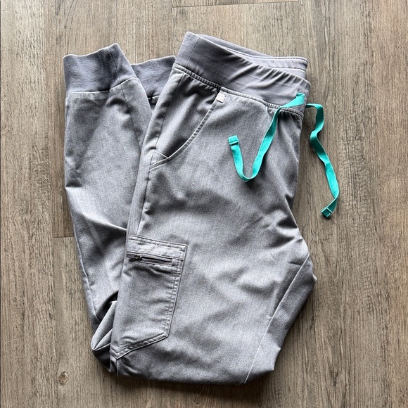 Figs Technical Collection Gray Pants - Picture 3 of 7